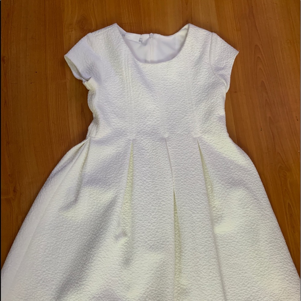 Dress in off white